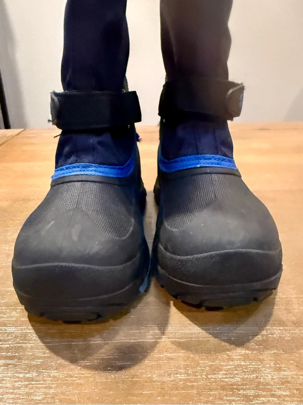 Kamik Youth Waterbug 5 Winter Snow Boot Waterproof Black Blue Size 4